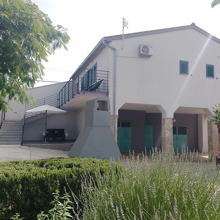 Village Heaven Bokordici Bagian luar foto